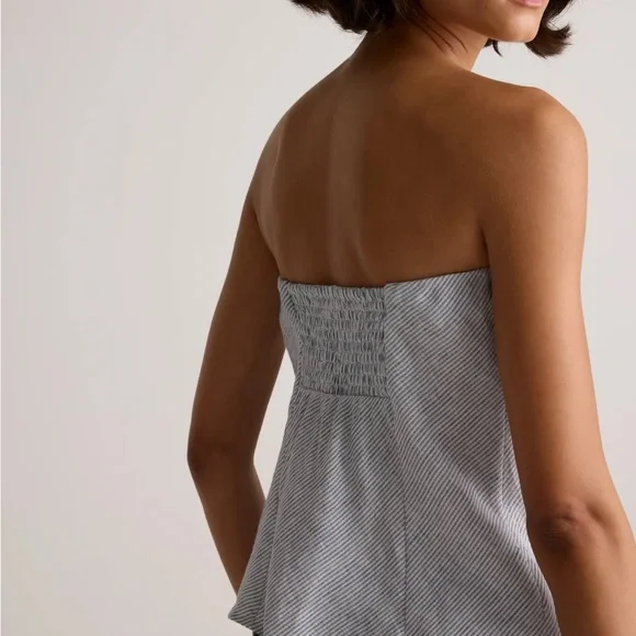 Quince 100% European linen strapless top.
Size medium - Picture 3 of 8